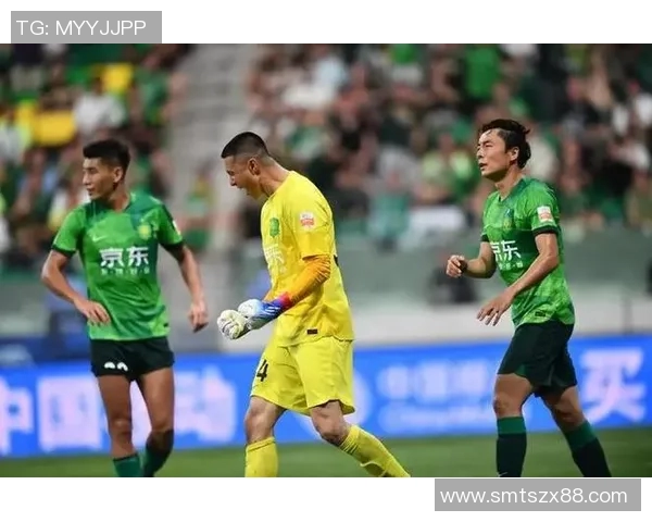 广州恒大迎战北京国安中超巅峰对决引发球迷热烈期待